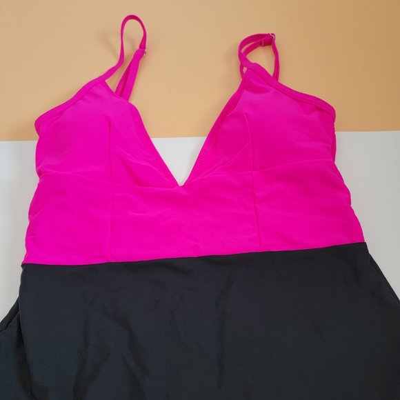 Color Block Women One Piece Swimsuit size M NWOT - Picture 2 of 9